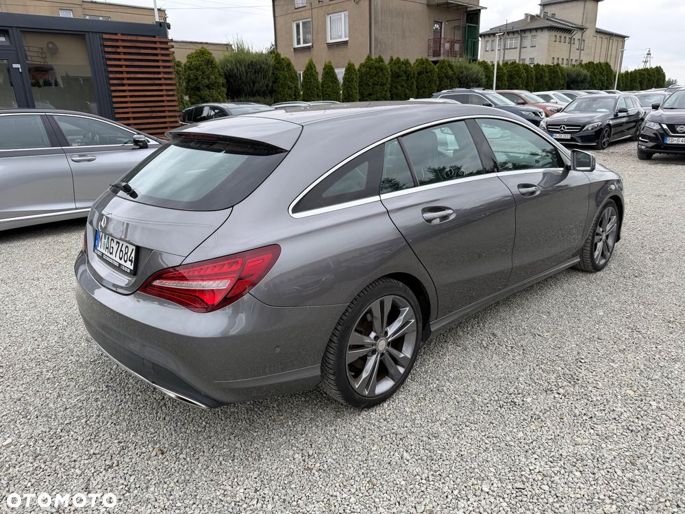 Mercedes-Benz CLA 180 Urban - 21