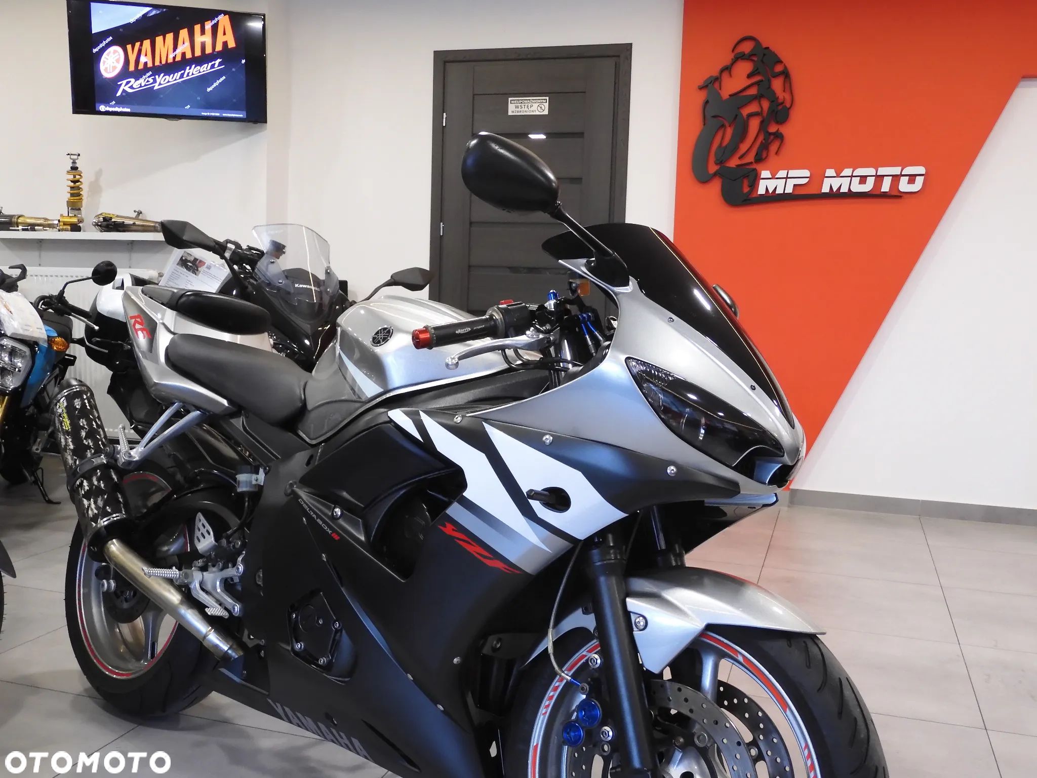 Yamaha R6 - 1