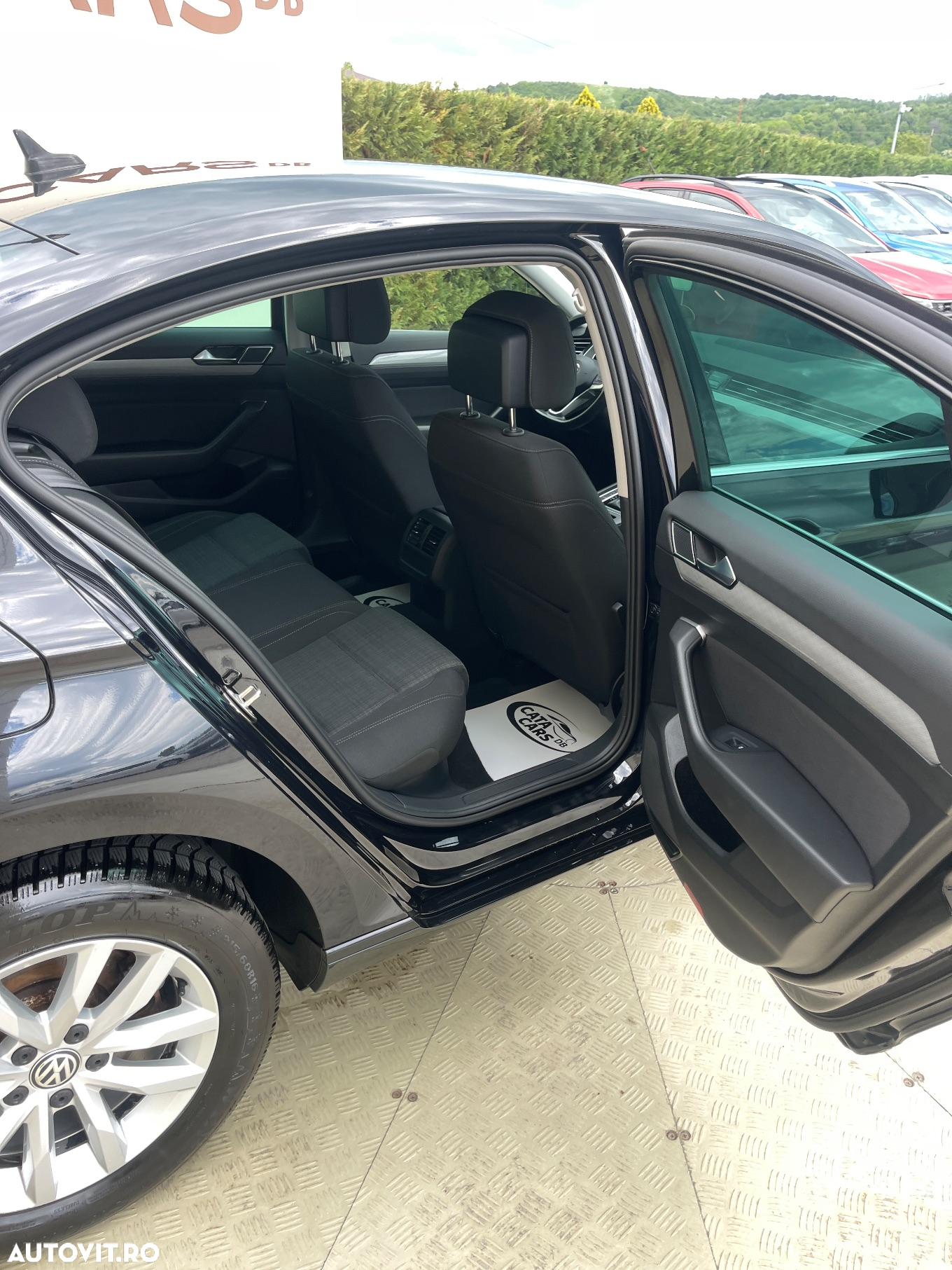 Volkswagen Passat - 24