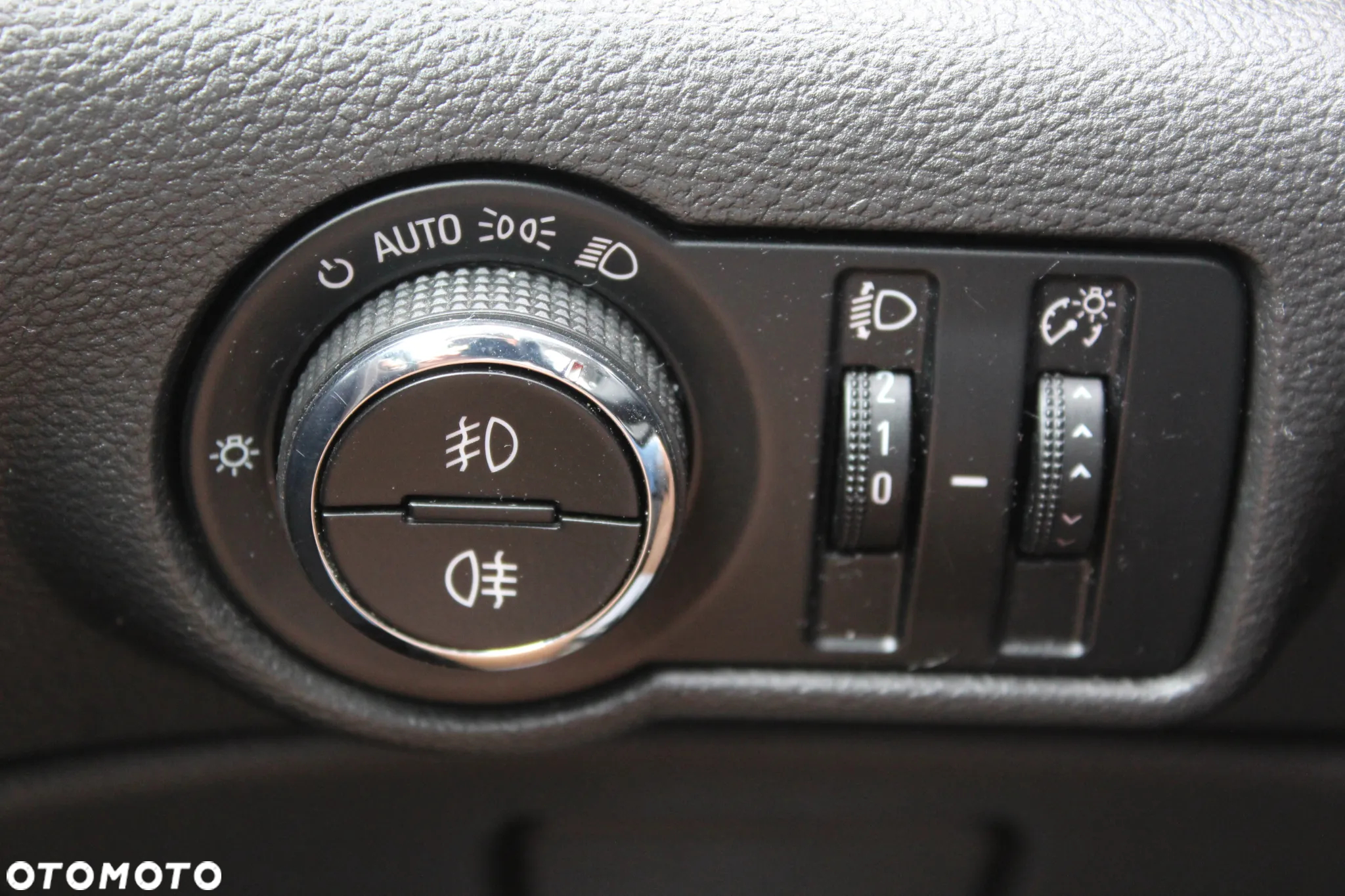 Opel Astra 1.6 NAVI - 15