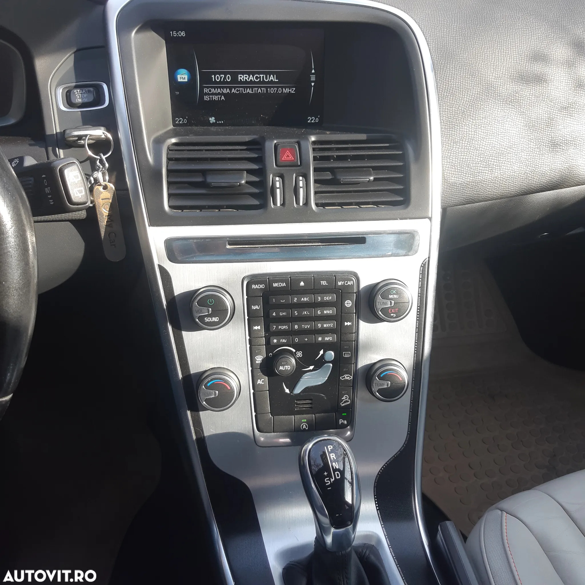 Volvo XC 60 D5 AWD Geartronic Ocean Race - 11