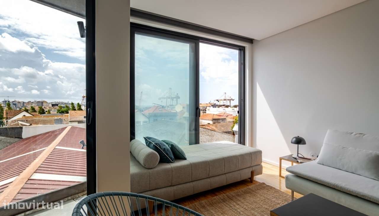 Apartamento T2 com vista rio para arrendar centro de Leça da Palmeira - Grande imagem: 2/22