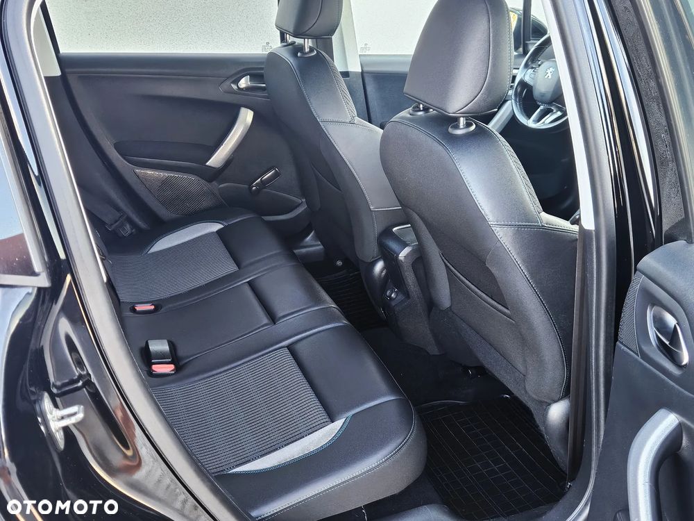 Peugeot 2008 1.6 BlueHDi Style - 12