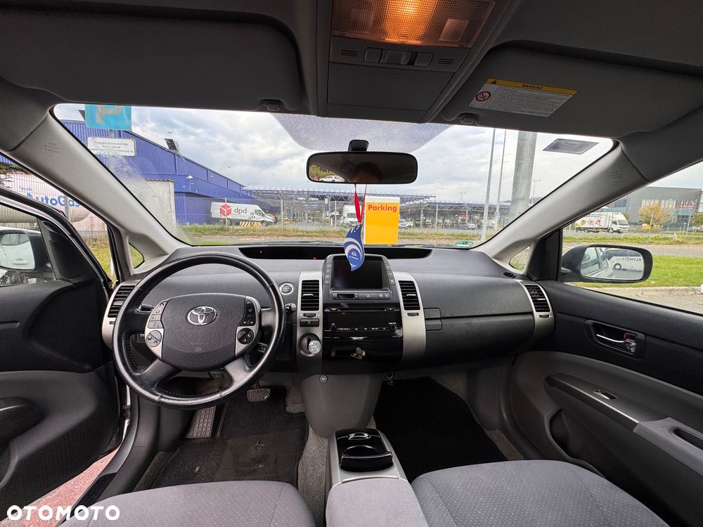 Toyota Prius 1.5 VVT-i Sol - 8