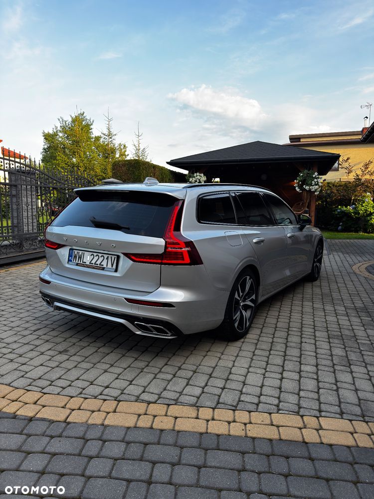 Volvo V60 D4 R-Design - 4