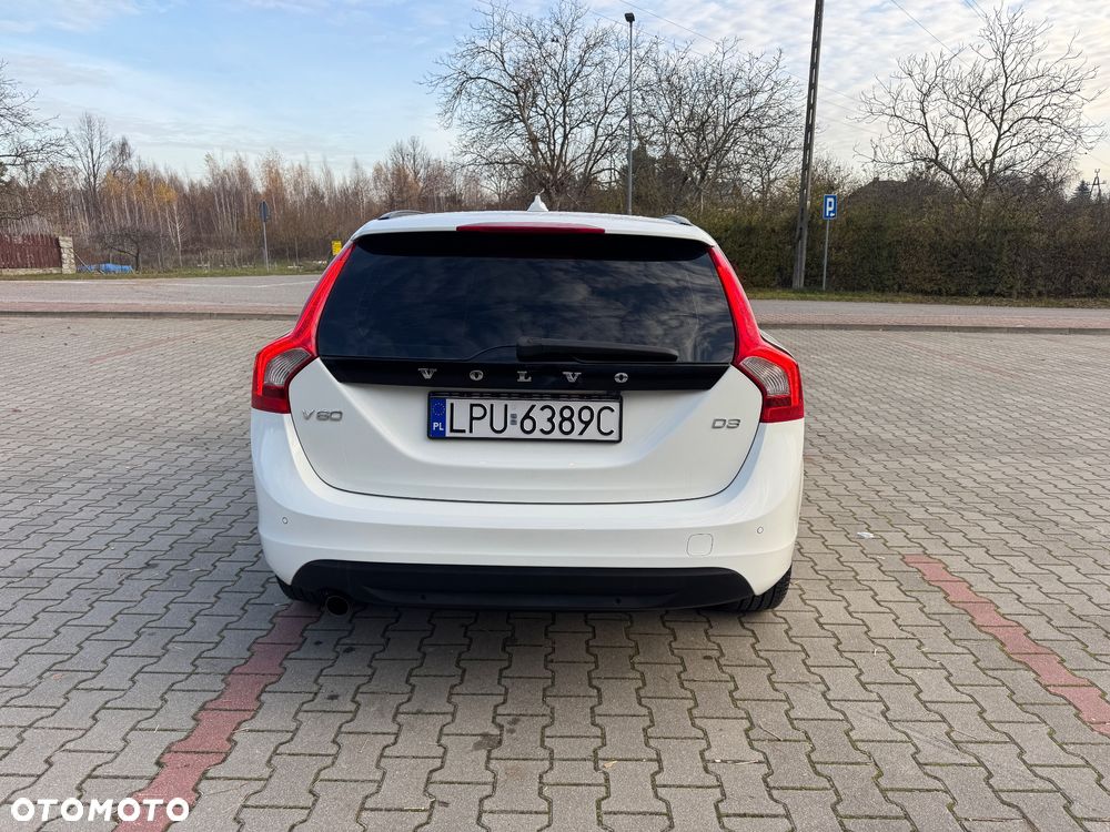 Volvo V60 D3 Summum - 9
