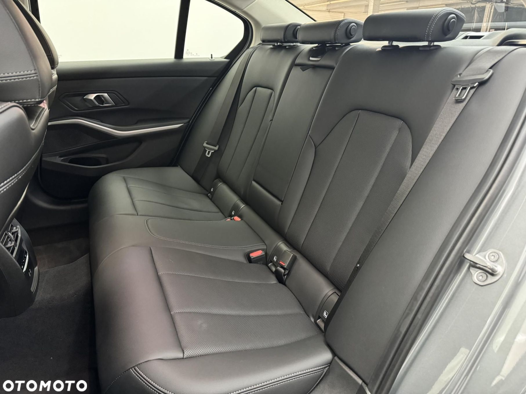 BMW Seria 3 - 18