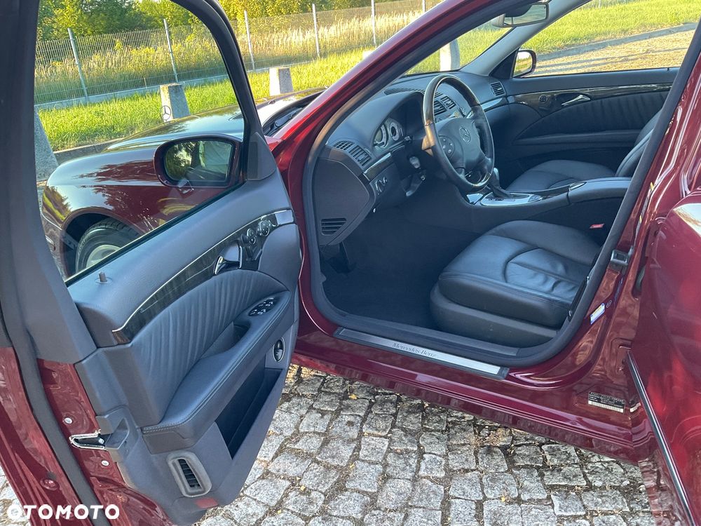 Mercedes-Benz Klasa E 500 Avantgarde - 25