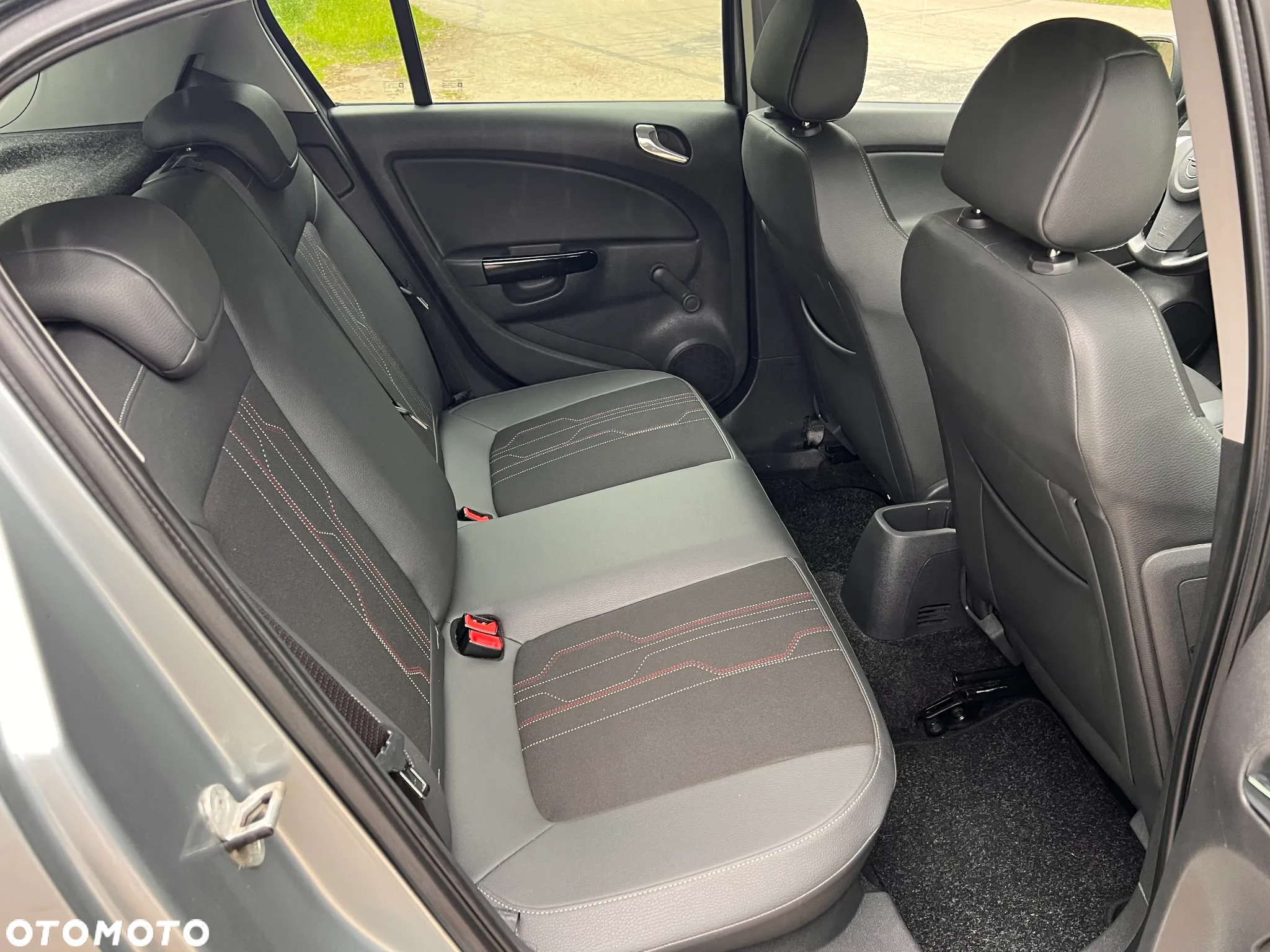 Opel Corsa 1.4 16V Cosmo - 24