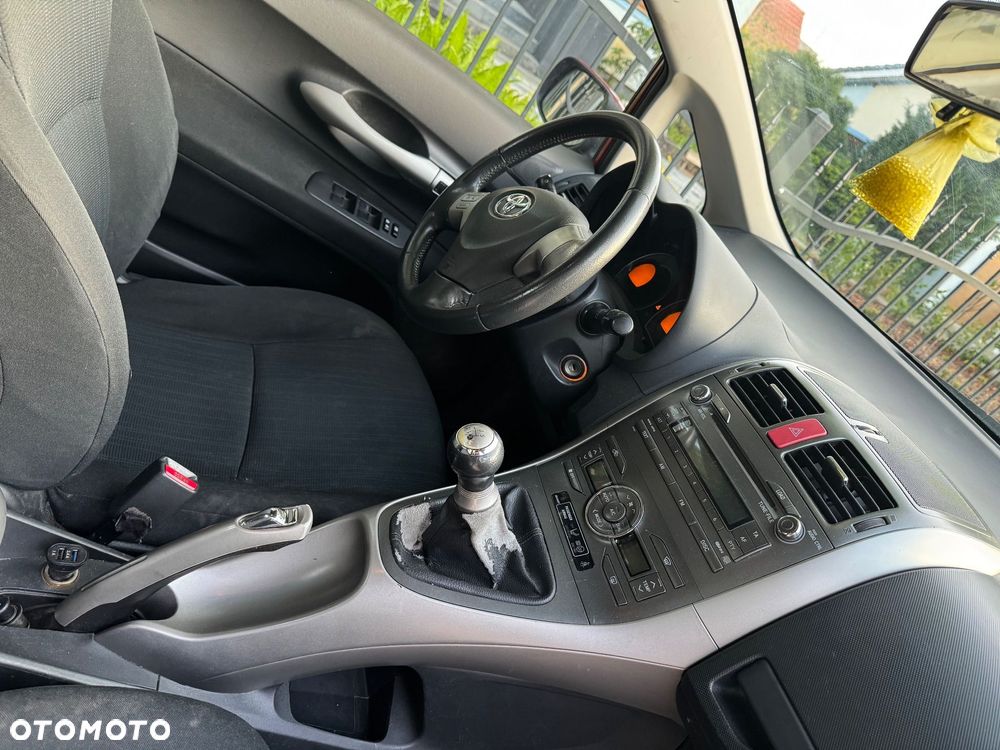 Toyota Auris 1.4 D-4D Luna - 3