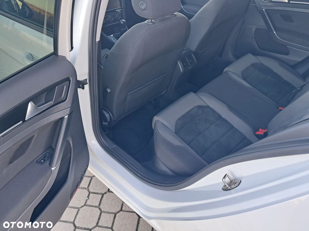 Volkswagen Golf - 17