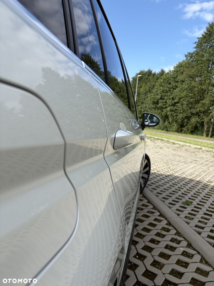 Volkswagen Touran - 9
