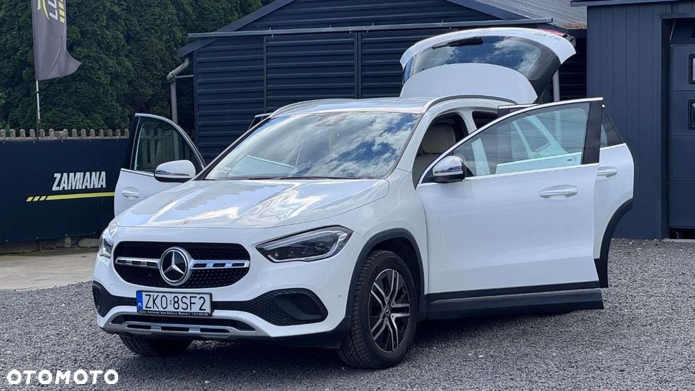 Mercedes-Benz GLA - 9