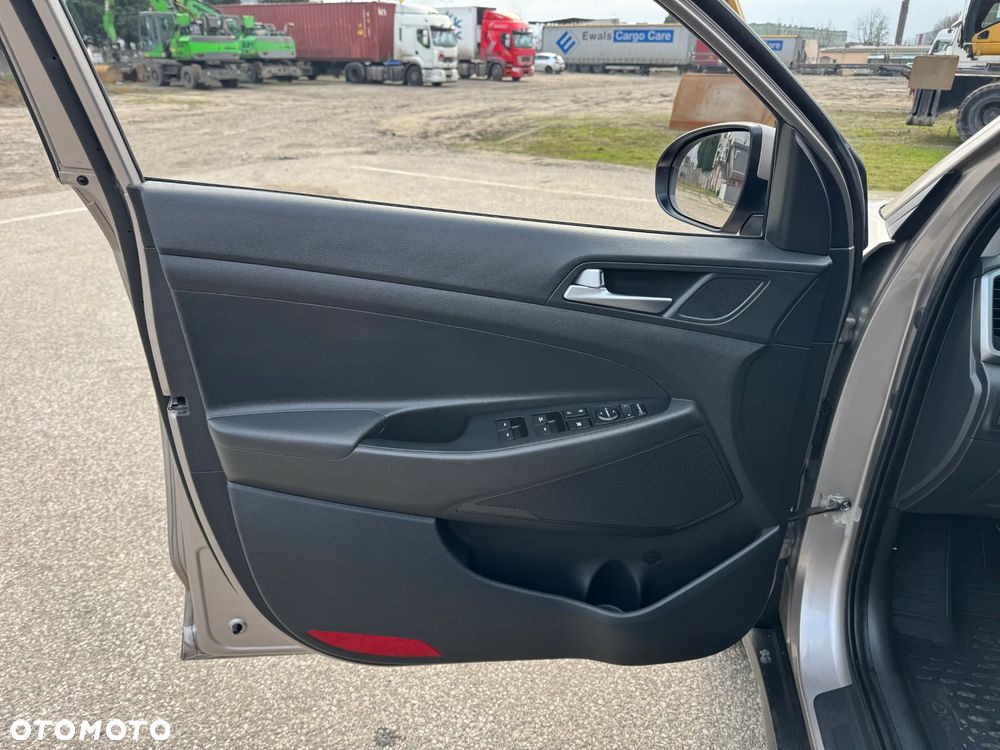 Hyundai Tucson blue 1.6 GDi 2WD Navi - 24