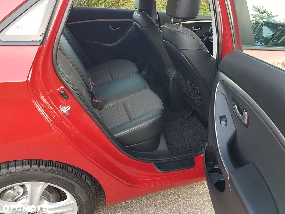 Hyundai i30 1.4 Fifa World Cup Edition - 32