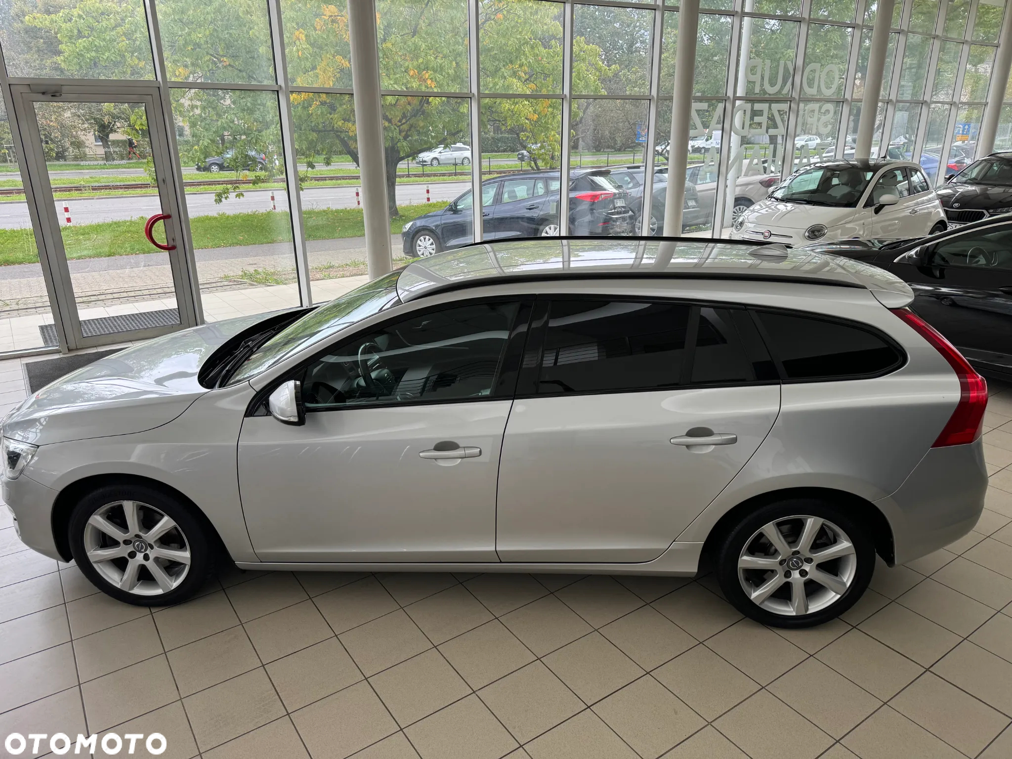 Volvo V60 D3 Geartronic Kinetic - 14