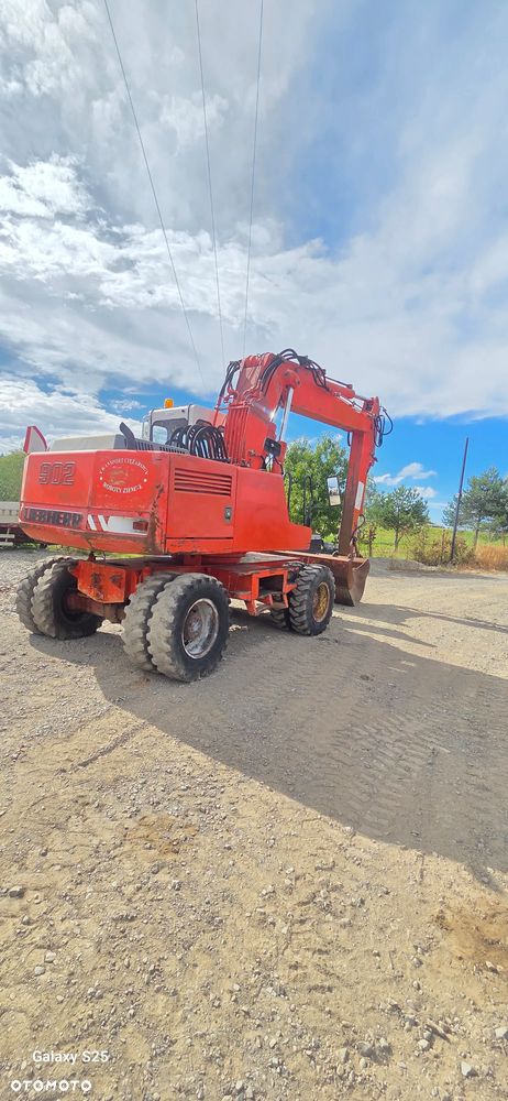 Liebherr A902 - 10