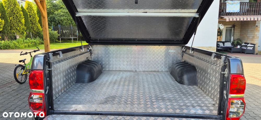 Toyota Hilux 4x4 Double Cab - 9