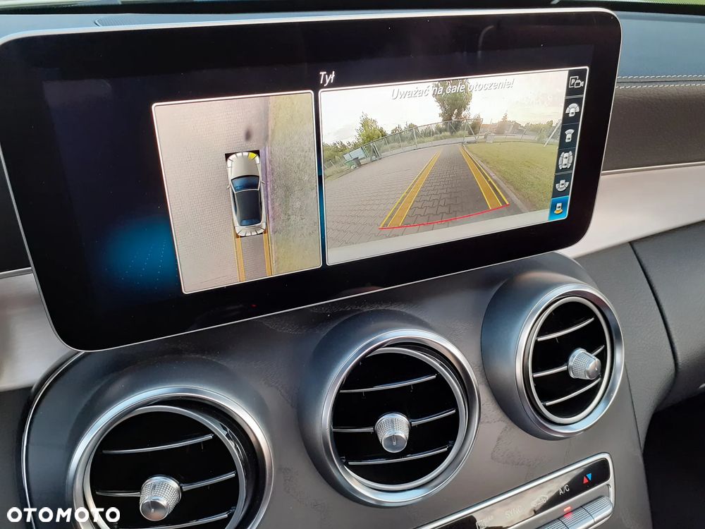 Mercedes-Benz Klasa C 300 9G-TRONIC - 22