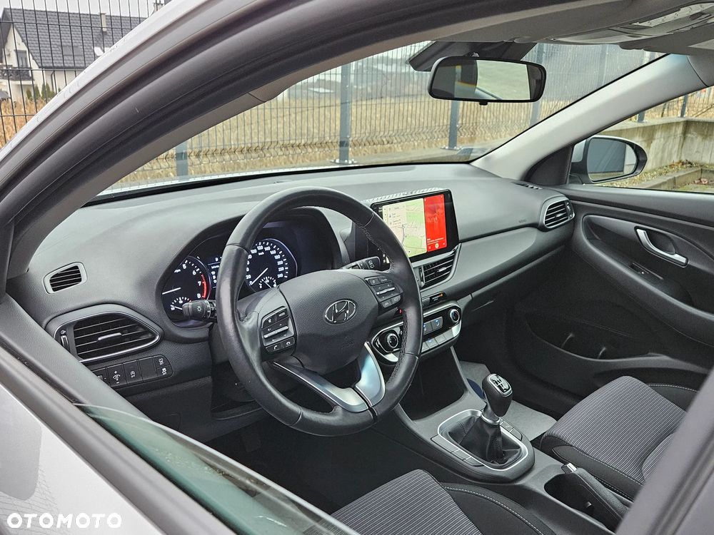 Hyundai i30 1.5 DPI Classic + - 10