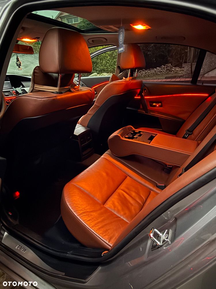 BMW Seria 5 520i - 7