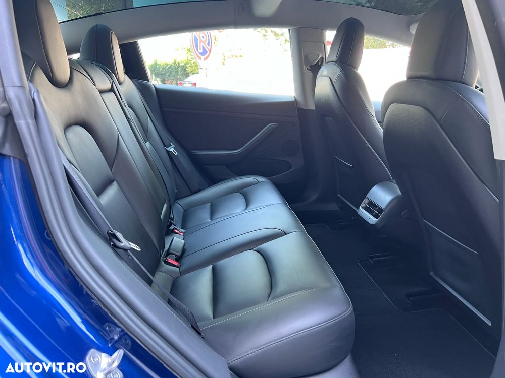 Tesla Model 3 - 20