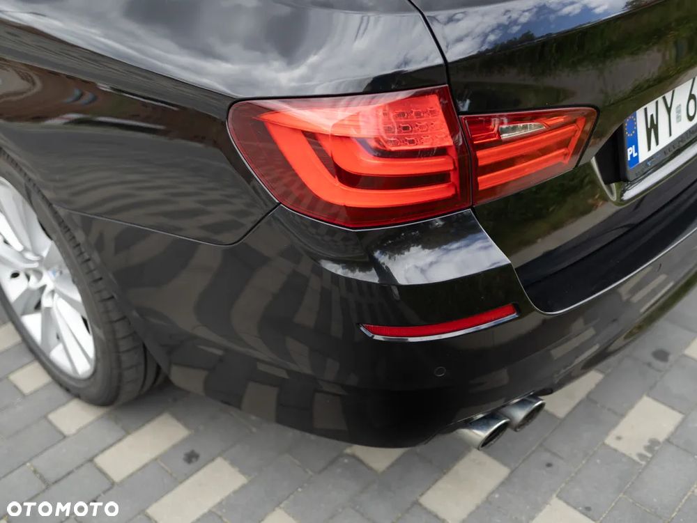 BMW Seria 5 530d xDrive - 11