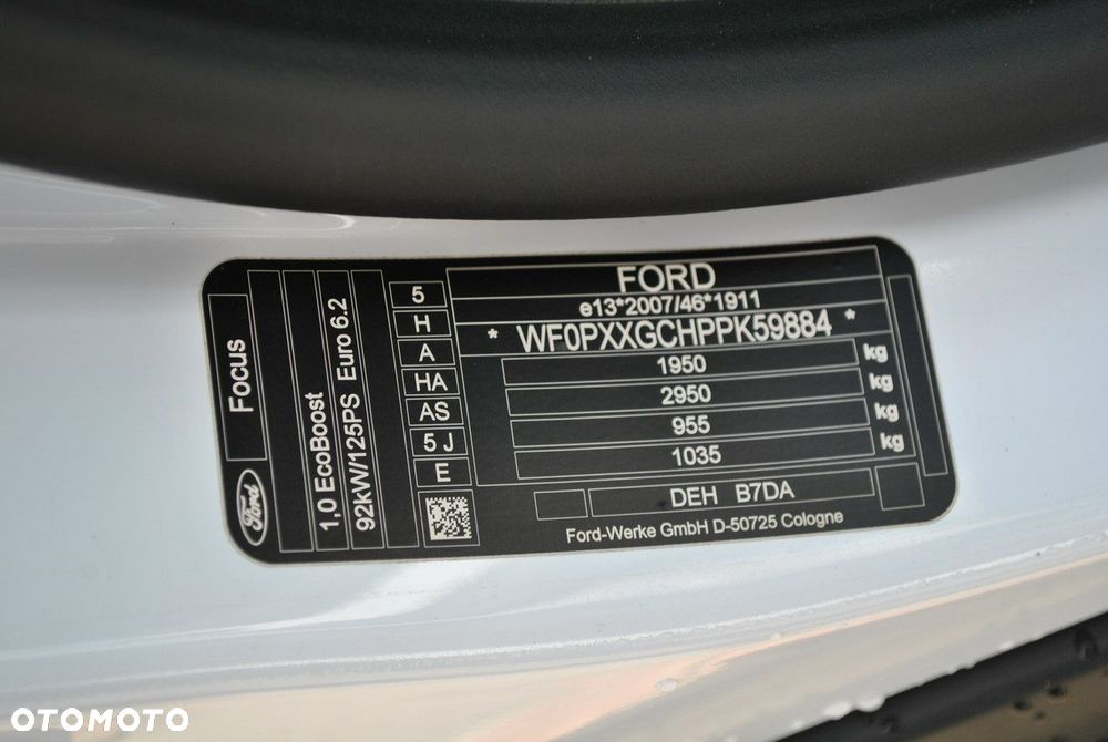 Ford Focus 1.0 EcoBoost Titanium - 24