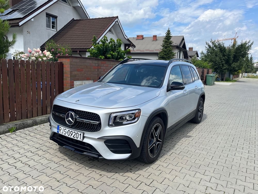 Mercedes-Benz GLB - 1