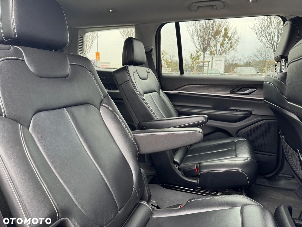 Jeep Grand Cherokee - 15