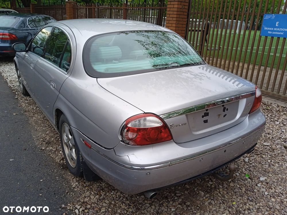 Jaguar S-Type - 7