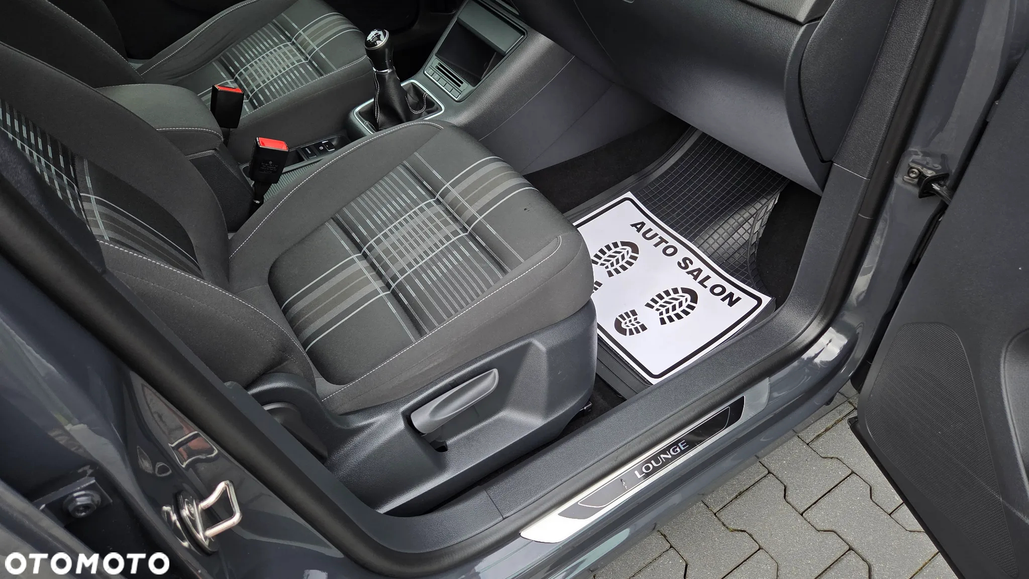 Volkswagen Tiguan 2.0 TDI DPF BlueMotion Technology Lounge Sport & Style - 12