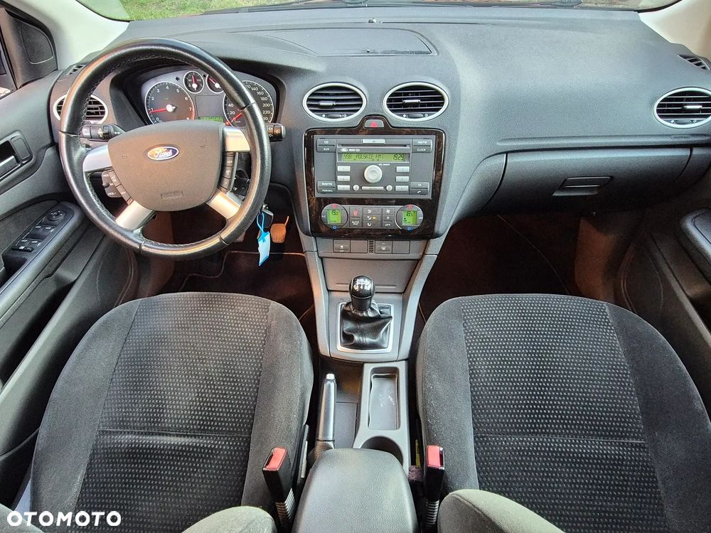 Ford Focus 1.6 16V Ghia - 31