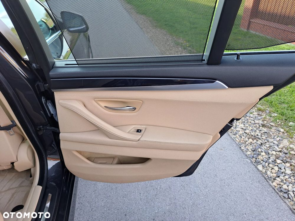 BMW Seria 5 520d Special Edition - 15