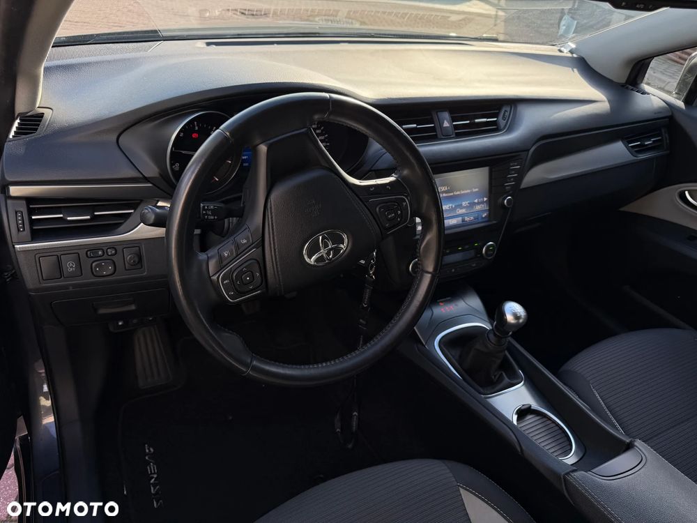 Toyota Avensis 2.0 D-4D Premium - 14