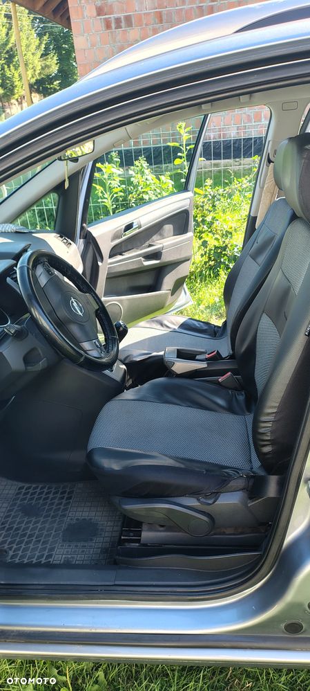 Opel Zafira 1.8 Cosmo - 11