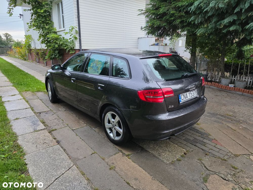 Audi A3 Sportback 1.6 TDI DPF Attraction - 3