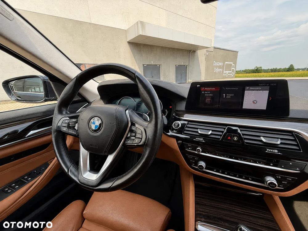 BMW Seria 5 530i xDrive - 13