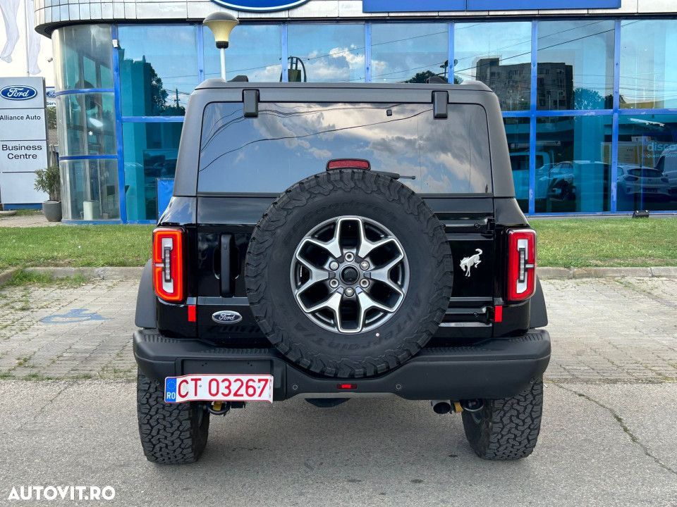 Ford Bronco - 12