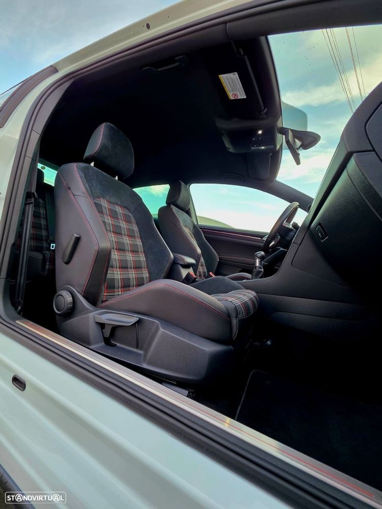 VW Golf 2.0 TSi GTi - 12