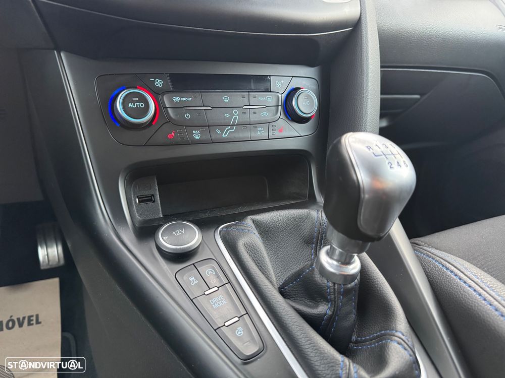 Ford Focus 2.3 EcoBoost RS - 12