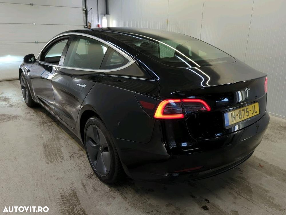 Tesla Model 3 Standard Reichweite Plus Hinterradantrieb - 4