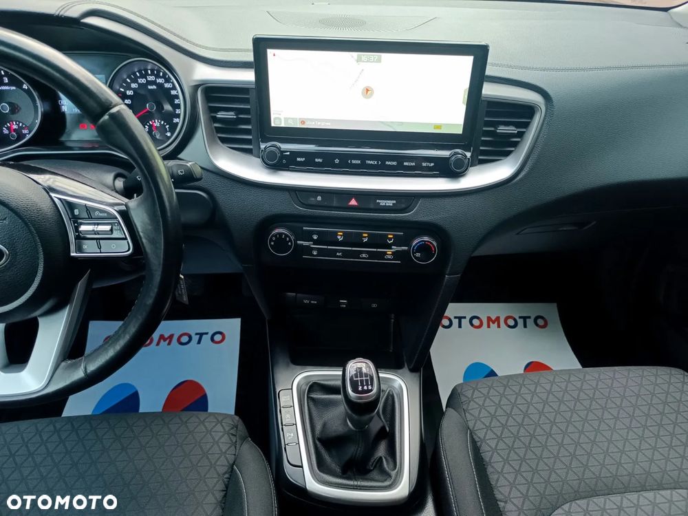 Kia Ceed 1.6 CRDi 136 ISG Spirit - 31