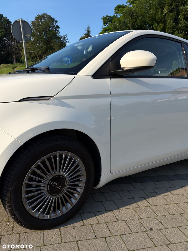 Fiat 500 23.8kWh Icon - 3