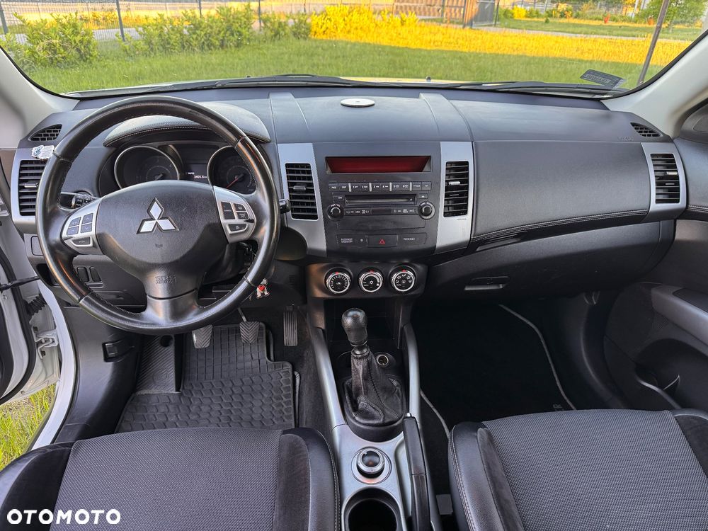 Mitsubishi Outlander - 7