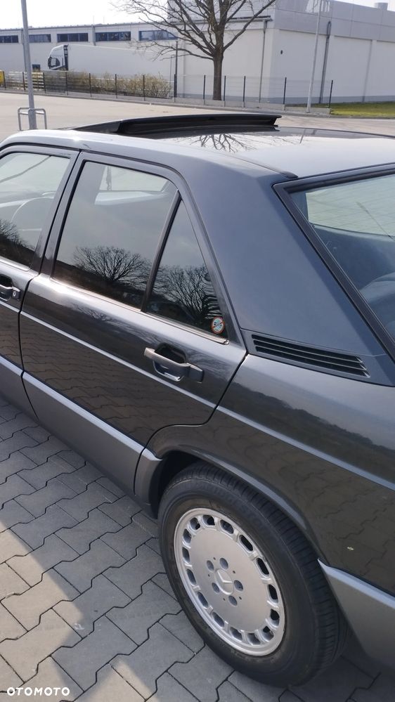 Mercedes-Benz W201 (190) - 10