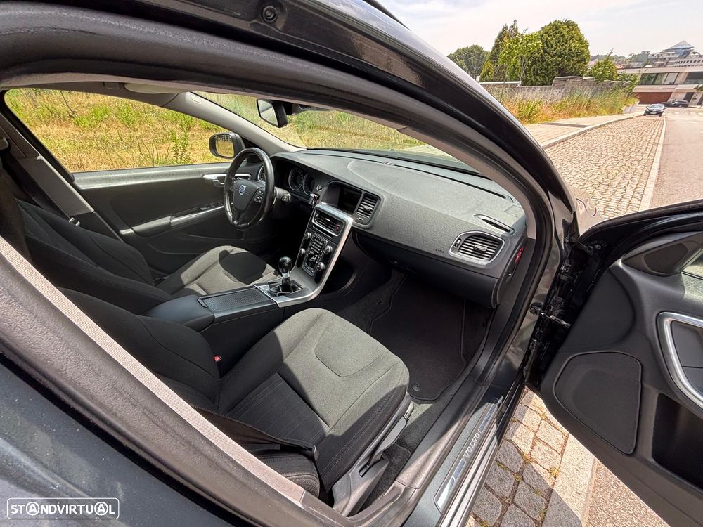 Volvo V60 DRIVe - 18