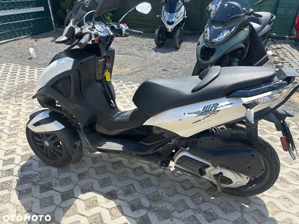 Piaggio MP-3 - 7