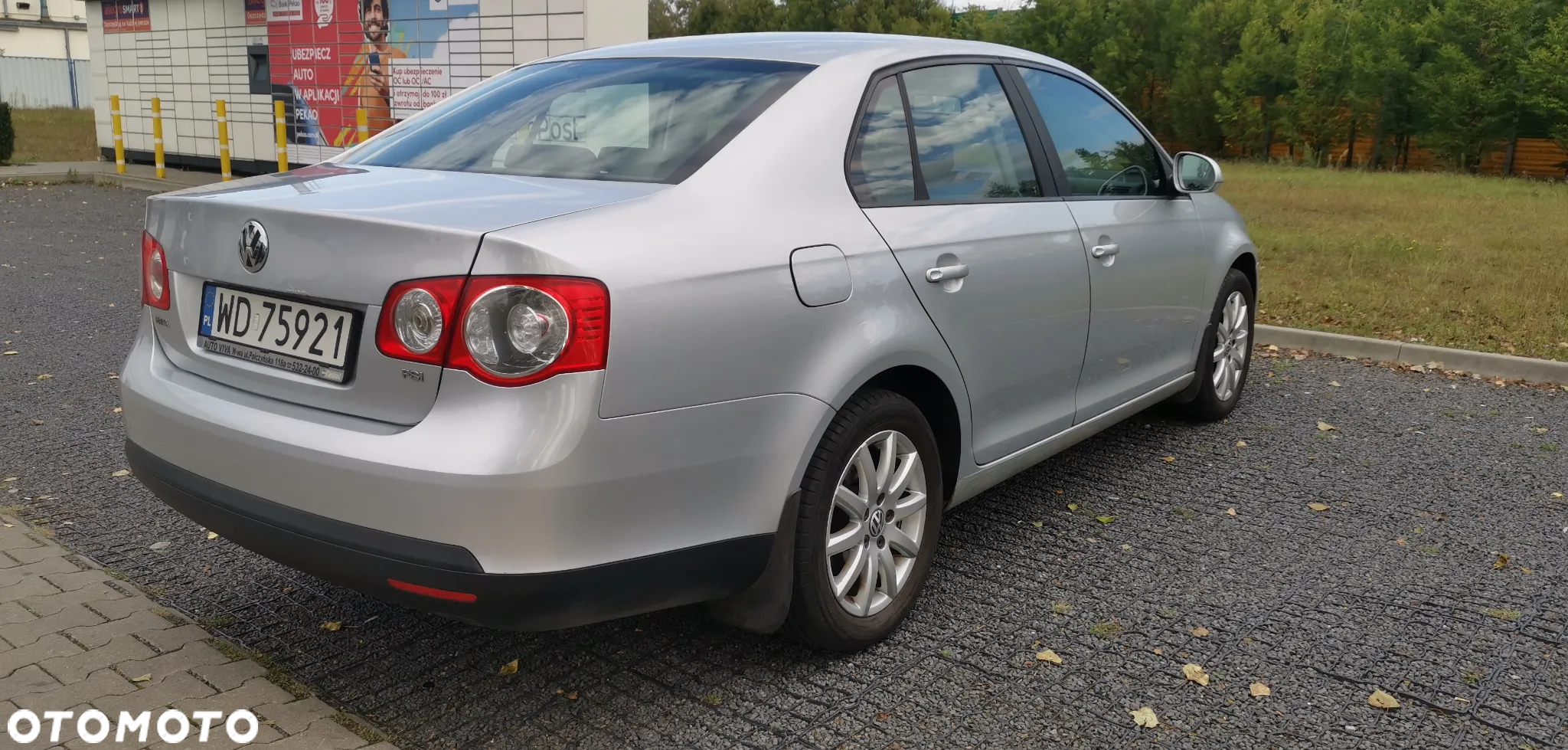 Volkswagen Jetta 1.6 FSI Trendline - 6