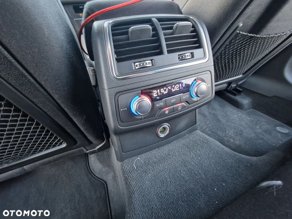 Audi A6 Avant 2.0 TDI Ultra S tronic - 32